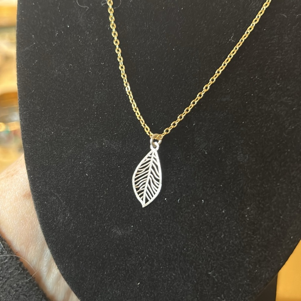 Gold plated Leaf Necklace 18 inch length New & Never Worn; Delicate & Beautiful